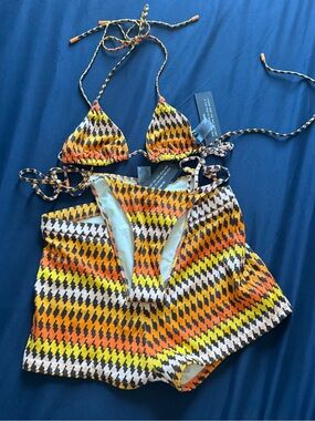 Triangl bikini with matching shorts